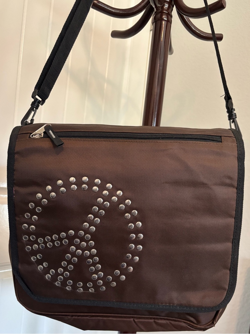 Messenger Bag - Classic Crossbody